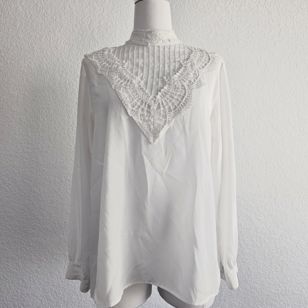 Vintage Cottagecore Long Sleeve Blouse with Lace Detailing Size 14